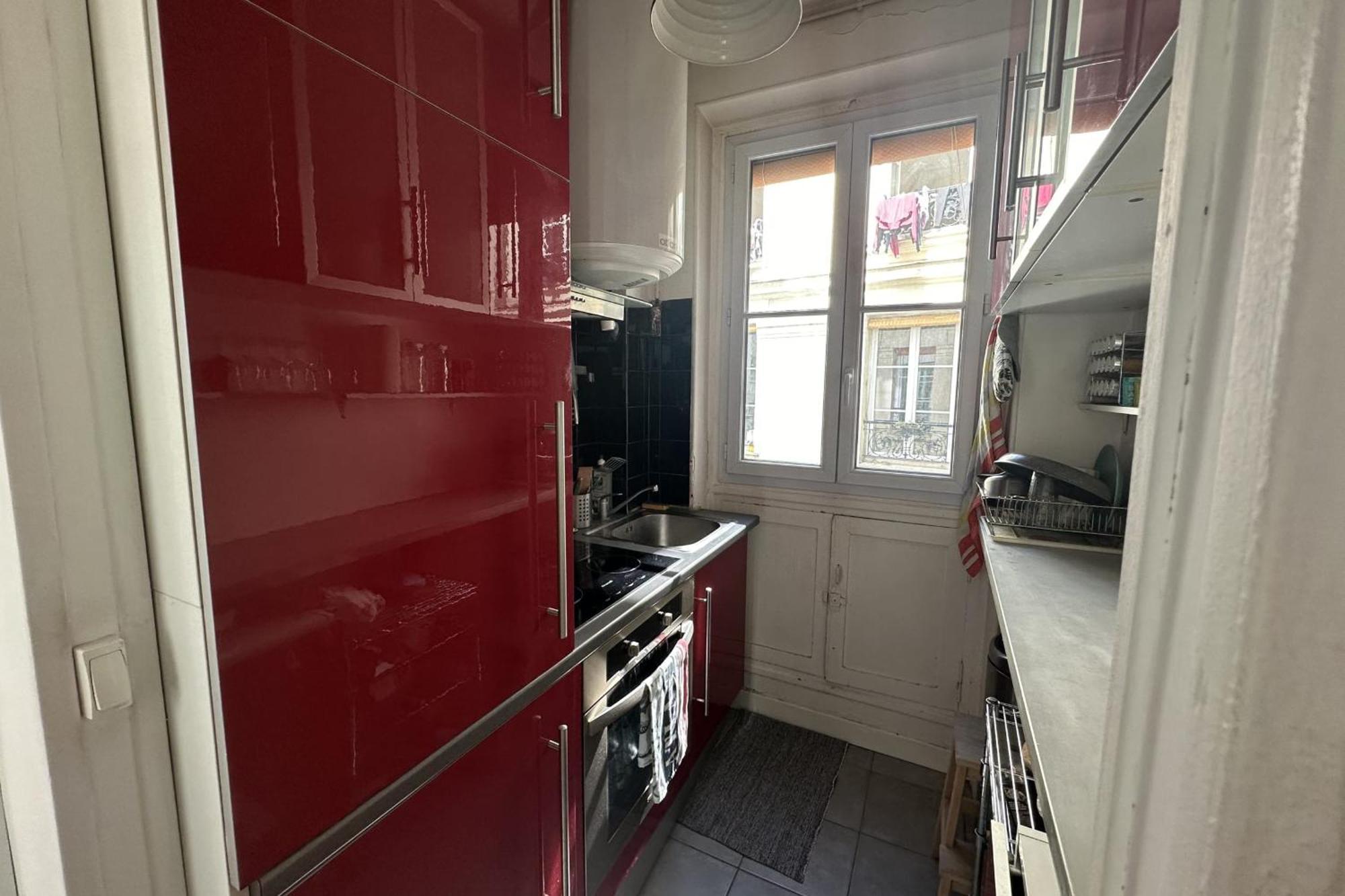 Well-located 40 M Cocoon Parijs