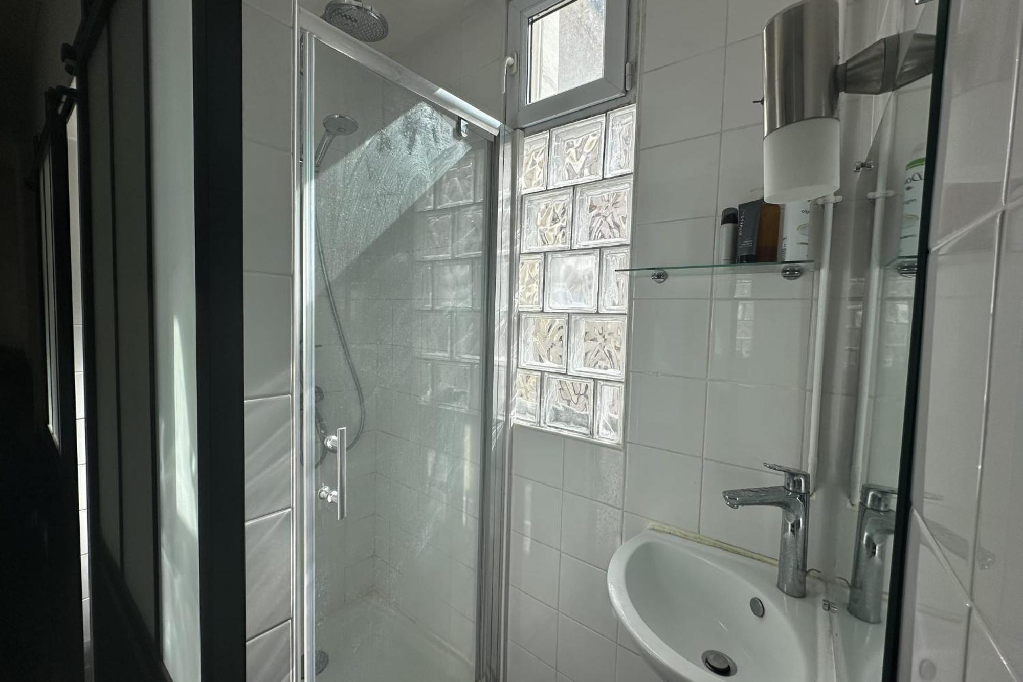 Well-located 40 M Cocoon Appartement